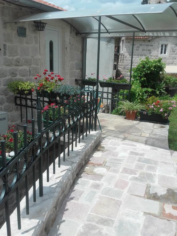 Guest House Dragutinovic ペラスト エクステリア 写真